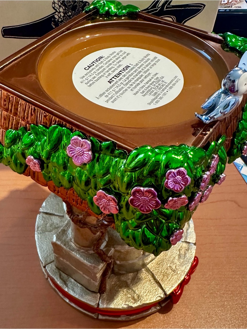 Bath & Body Works Disney Princess Snow White Wishing Well 3-Wick Candle Holder - Picture 3 of 3